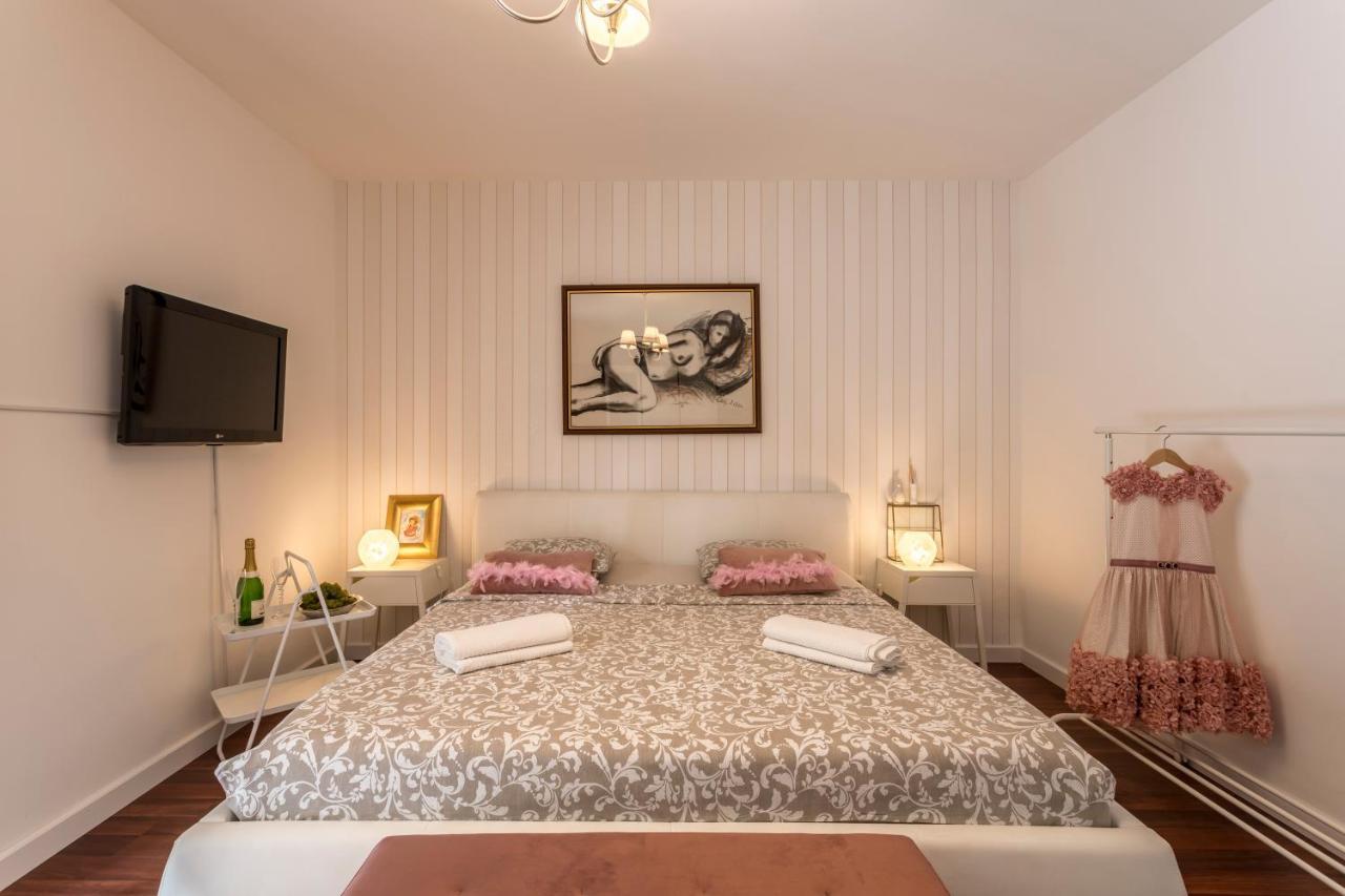 Dalmatian 230M2 With Pool And Garden Near The Old Town For Families Appartement Split Buitenkant foto